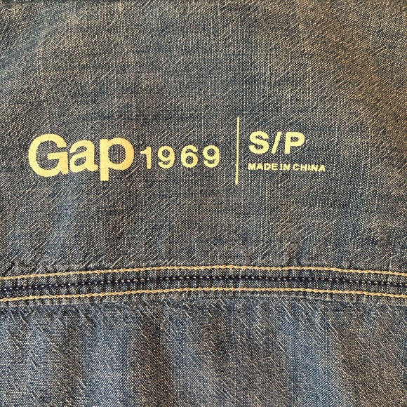 GAP 1969 denim shirt size women’s small - Picture 4 of 5